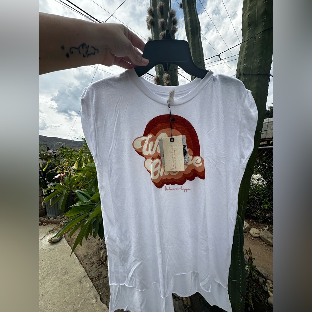We are one undercover hippie tee M